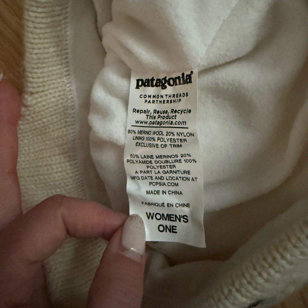 Women’s Patagonia ski hat - Picture 5 of 8
